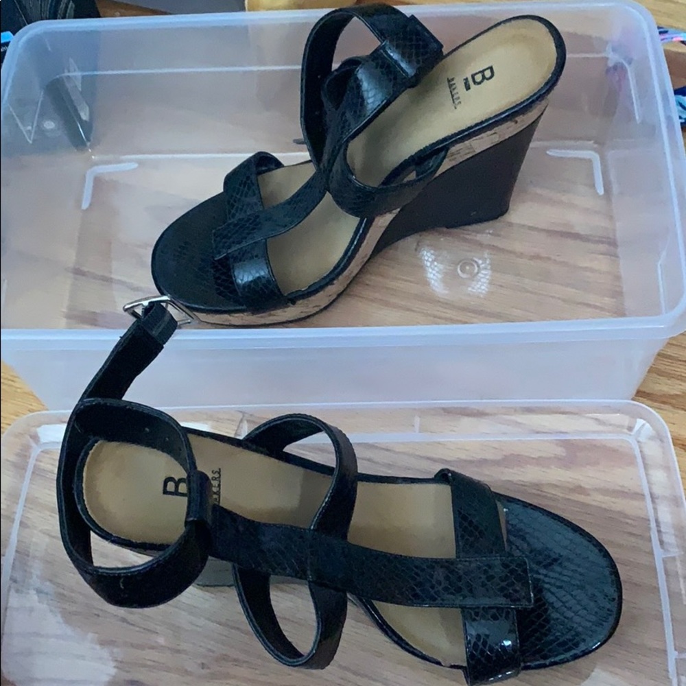 Black and cork wedges
